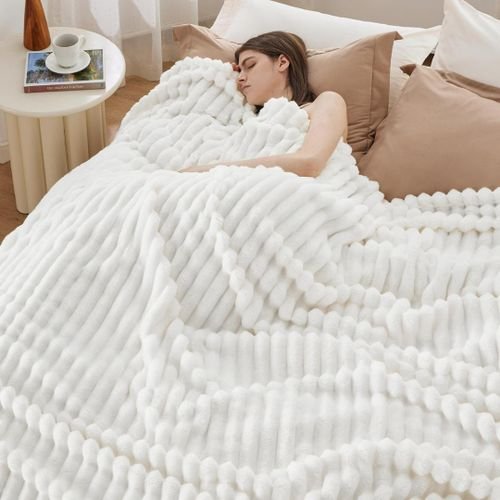 5*6 Soft warm  Fleece Blanket -  White