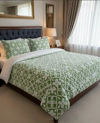 5x6 4pcs Tufted Fleece Duvet Set (1 Duvet, Bedsheet,  2 Pillowcases) - Multicolor