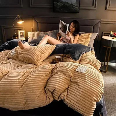 6*6  4pcs Duvet Set Luxury Coral Velvet Duvet With 1Bedsheet  2 Pillowcases - Beige