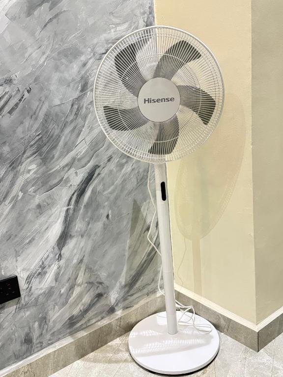 Hisense 16 Inch Stand Fan With Remote Control  Time & Sleep Fuction- With